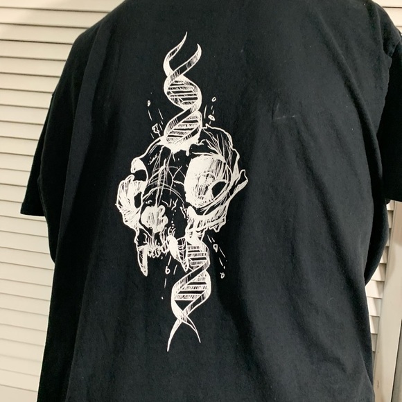 Helix Tattoo Shop T-Shirt - Picture 3 of 4